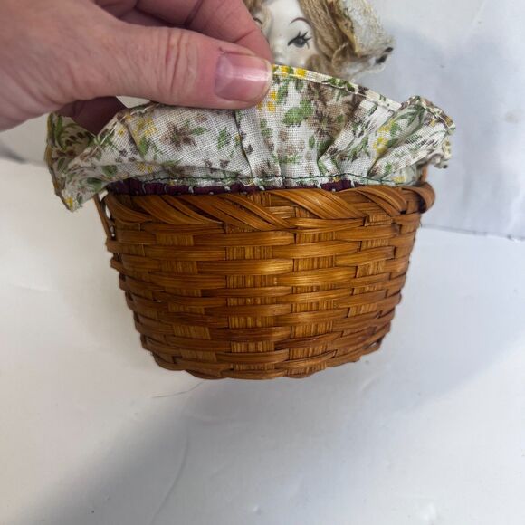 Price Products VTG Pin Cushion in Basket with Doll Head Sewing Accessory - Picture 2 of 8